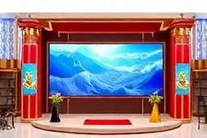 《午夜名片》封面：暗色桌面上的半张名片